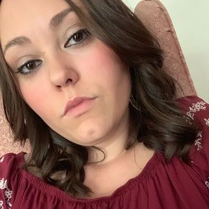 Meet your Posher, Kenzie